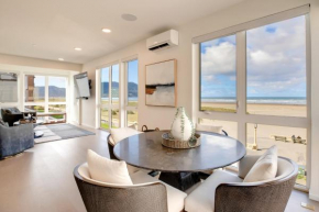 Seaside Vacation Rental Walk to Beach and Downtown!